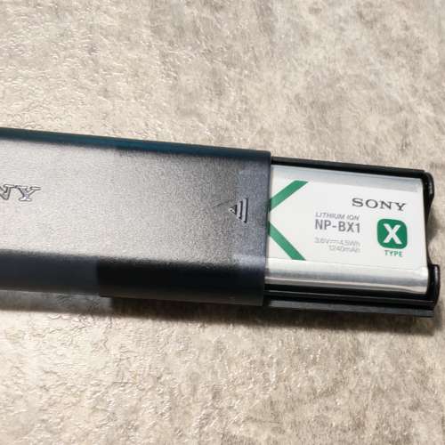 Sony BC-DCX Battery Charger + NP-BX1 Battery