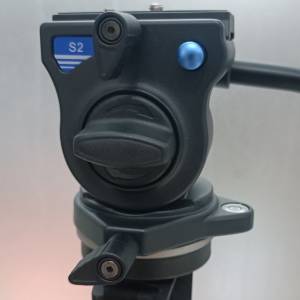 百諾 BENRO S2 攝錄頭  連 原廠單腳架