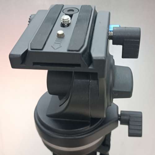 百諾 BENRO S2 攝錄頭  連 原廠單腳架