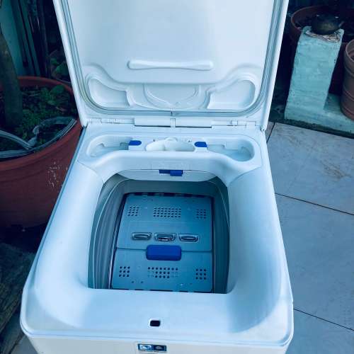 洗衣機 伊萊克斯 上置式蒸氣系統洗衣機 14分鐘超快洗 (6kg, 1200轉/分鐘) EW6T3622A...