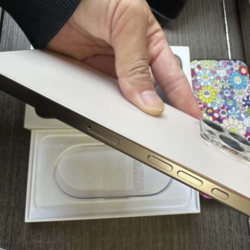 99新iPhone 16pro max512gb,港行雙卡極新，冇修冇拆，電池健康度92，有套有貼，所有...