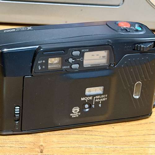 出售Pentax菲林相機1部，型號zoom70x，100%正常，閃光燈正常，日後功能正常，但只...