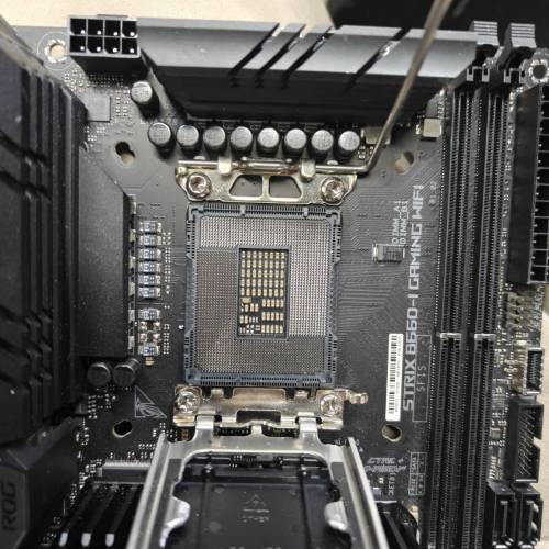 ASUS ROG B660-I GAMMING WIFI DDR5