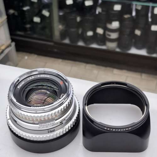 HASSELBLAD CARL ZEISS PLANAR 80MM F2.8 T* SILVER LIKE NEW