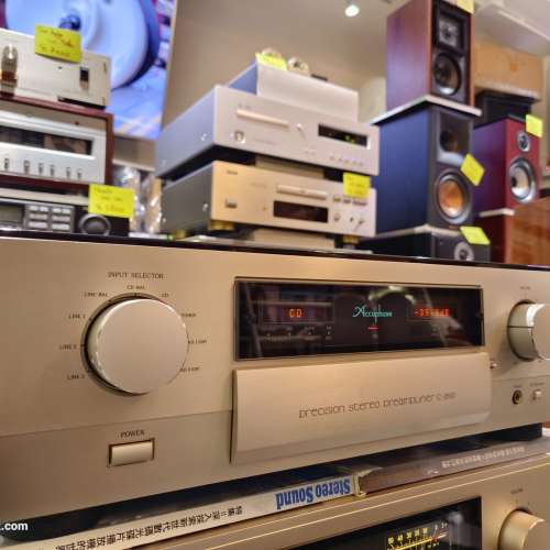Accuphase C-2810