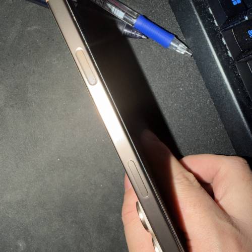 iPhone 16 Pro Max Desert Titanium 512GB 非常新淨 可小議價送ROG遊戲手制