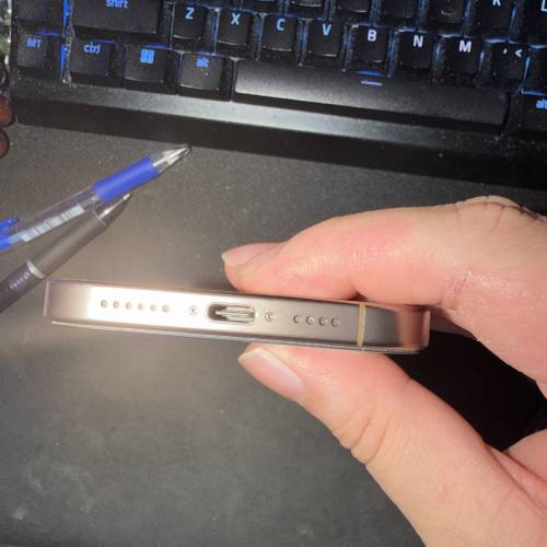 iPhone 16 Pro Max Desert Titanium 512GB 非常新淨 可小議價送ROG遊戲手制