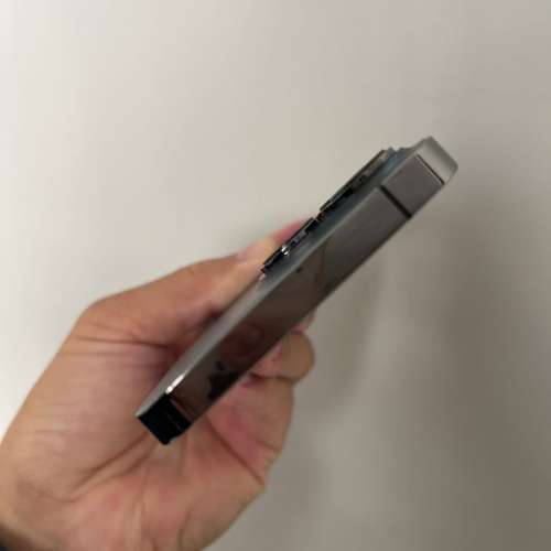 iPhone 13pro 256gb,港行雙卡，剛換新電，電池健康度100，滿血復活，再戰3年冇問題！