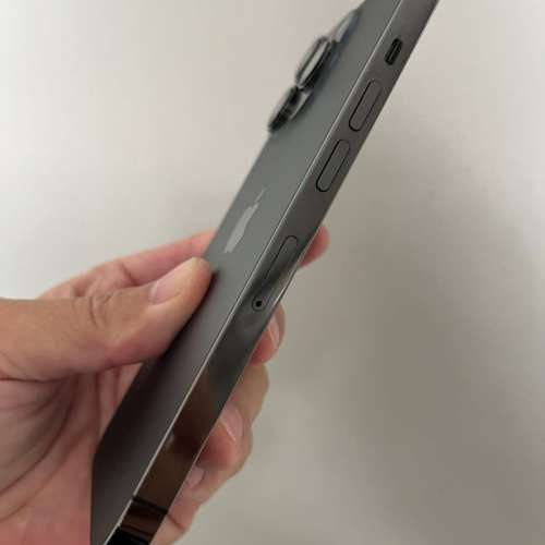 iPhone 13pro 256gb,港行雙卡，剛換新電，電池健康度100，滿血復活，再戰3年冇問題！