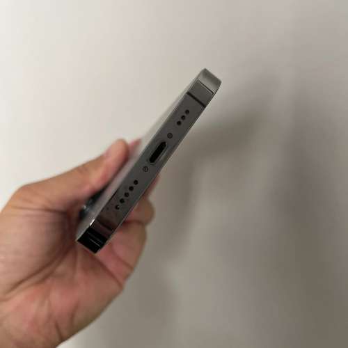 iPhone 13pro 256gb,港行雙卡，剛換新電，電池健康度100，滿血復活，再戰3年冇問題！