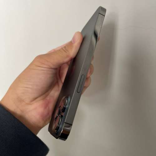 iPhone 13pro 256gb,港行雙卡，剛換新電，電池健康度100，滿血復活，再戰3年冇問題！
