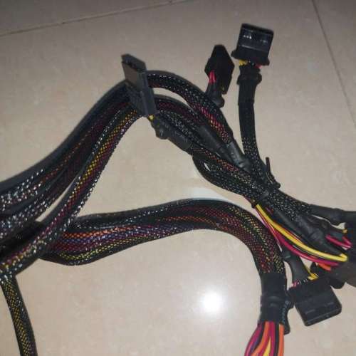 Maxxon V580 580Watts 火牛