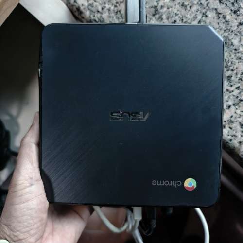 Asus 華碩小電腦，型號 Chromebox 3 Intel cpu 3865U 低電壓 cpu