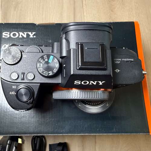 Sony A7III 機身（快門約 7 萬）連原盒、原廠電池、SmallRig L 架、Commlite F 轉 E...