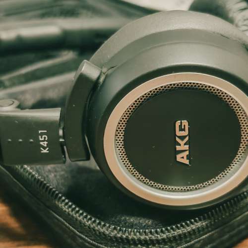 AKG K451