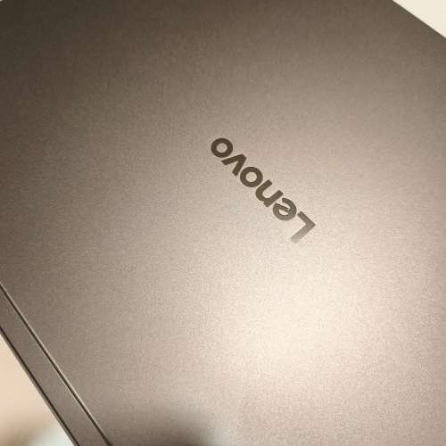 Lenovo IdeaPad Pro 5 16吋 2.8K OLED Intel  Ultra 9 32GB 1TB SSD  rtx 5050 GPU.