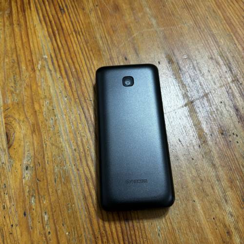 Kyocera Digno A202KC 摺疊式智能手機