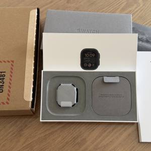 Apple Watch Ultra 4 49mm 黑色鈦金屬錶殼 連 深橄欖色登峰手環