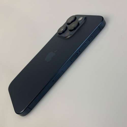 iPhone 15 Pro Max 256G 🔋88％