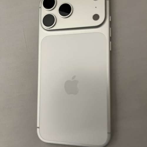 港行iphone17 pro max 256gb 有保battery health 100%