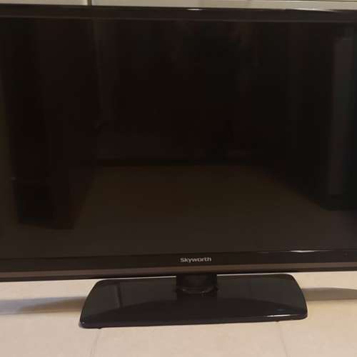 Skyworth 創維 32吋液晶數碼電視機 skyworth 32e57, 壞機, 得機一部冇其他配件