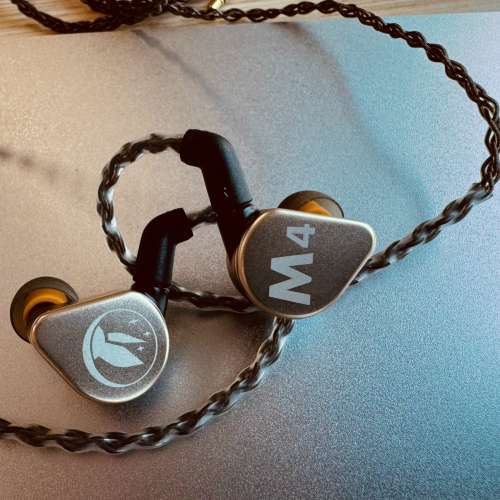 FIR Audio M4 (95% 超新狀況完美)