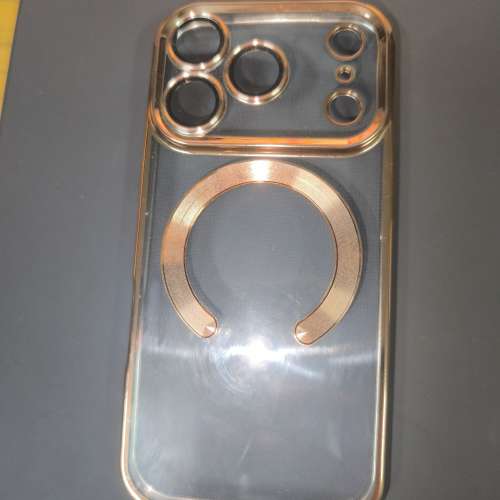 iPhone 17 / 18 Pro 機殼 x3 &middot; 2個磁吸充電 &middot; 新買配色不合放售