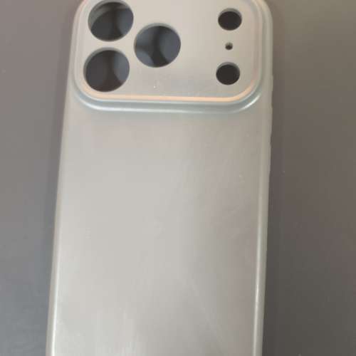 iPhone 17 / 18 Pro 機殼 x3 &middot; 2個磁吸充電 &middot; 新買配色不合放售