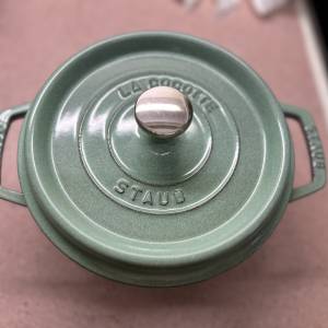 STAUB琺瑯鑄鐵鍋 圓形燉鍋 20cm/2.2L （香草綠）