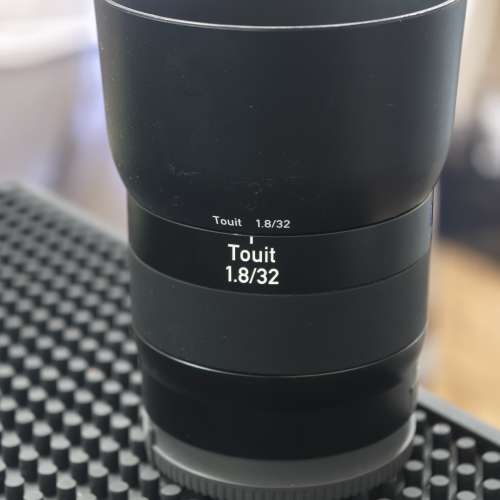 Carl Zeiss 32/1.8 Touit For Sony E 32mm  APSC （no Canon Nikon Fujifilm Leica...