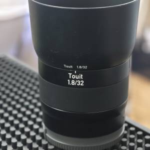 Carl Zeiss 32/1.8 Touit For Sony E 32mm  APSC （no Canon Nikon Fujifilm Leica...