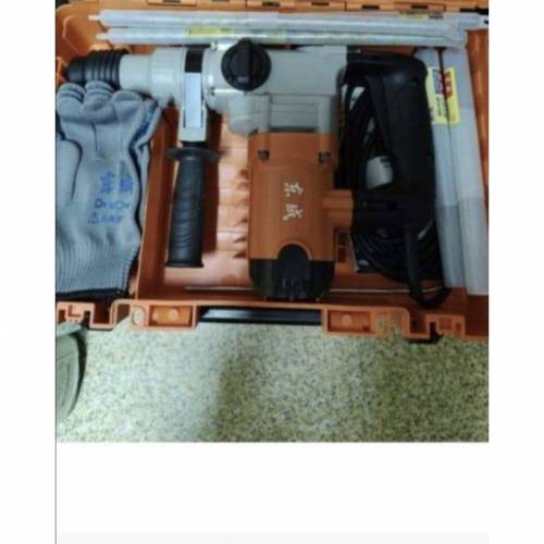 东成1100W双用电锤电镐带安全离合大功率破拆混凝土打孔电动工具配送十个钻咀