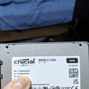 Crucial MX500 3D NAND SATA 500gb ssd 使用時間短 98%健康度