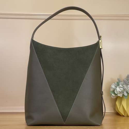 路易威登Louis Vuitton Low Key Hobo MM 麂皮拼牛皮 Hobo 包 實物拍攝
