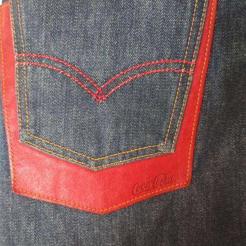 Levi's x Coca-Cola 聯名限量版牛仔褲