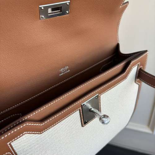 愛馬仕# Herm&egrave;s Kelly Depeches 25 帆布拼 Bar&eacute;nia 皮手拿 / 斜挎包 款號H051569...