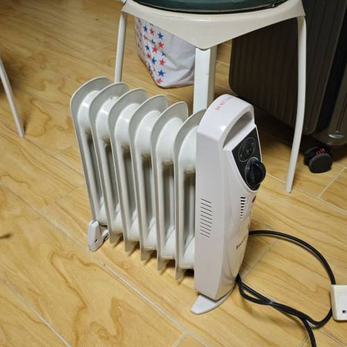 imarflex 700w 小型電暖爐
