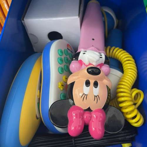 寰宇家庭「迪士尼美語世界」（Disney World of English )2019 年改版前的DVD 版本-...