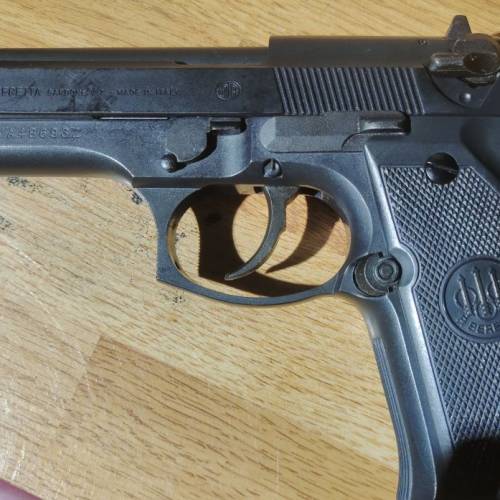 WA M92FS 
送槍盒