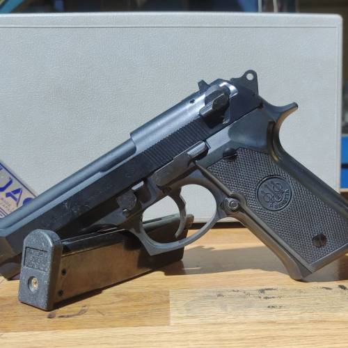 WA M92FS 
送槍盒