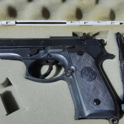 WA M92FS 
送槍盒