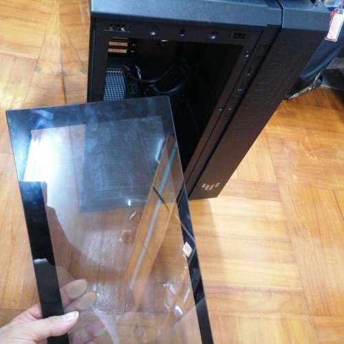 ASUS TUF ATX機箱 送水冷