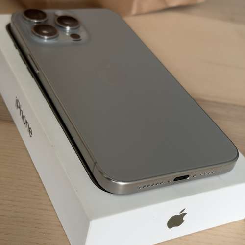 (完全無花) iPhone 15 Pro Max 512gb 鈦原色