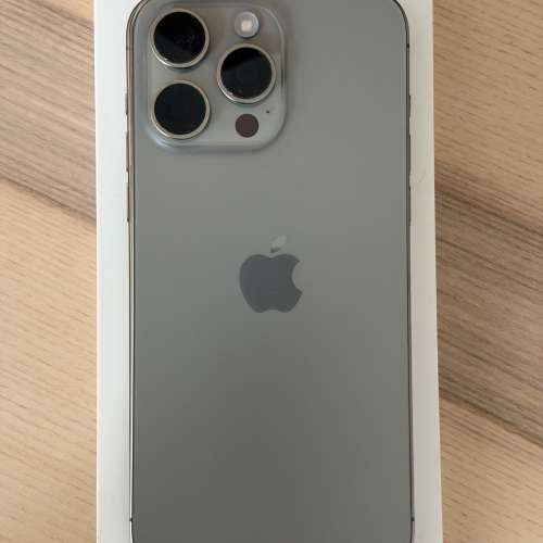 (完全無花) iPhone 15 Pro Max 512gb 鈦原色