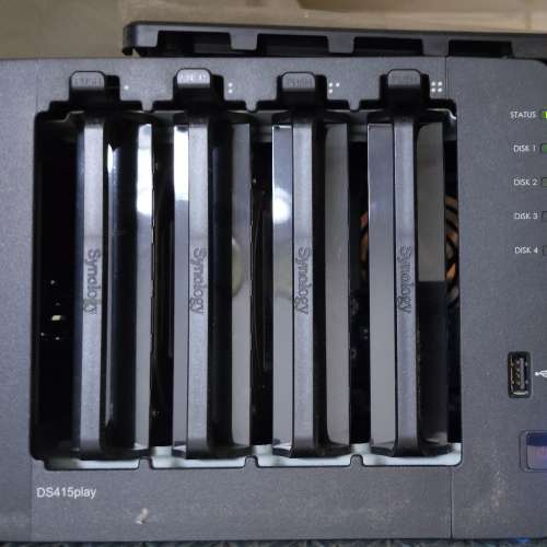 Synology DS415play NAS Server 4TB+3TB HDD