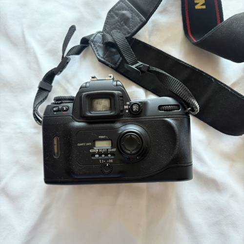 Nikon F80