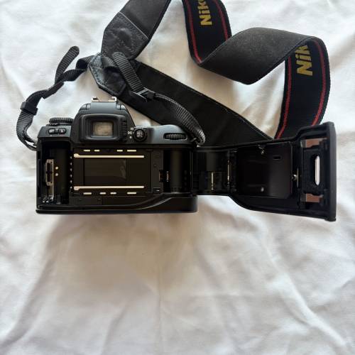 Nikon F80