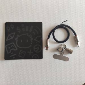 全新富途牛牛 FUTU FAMILY 二合一手機掛繩數據線充電線 (Type-C) 限量周邊
100% 全新