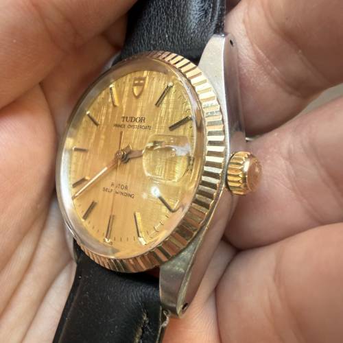 Tudor 74033 金鋼 布紋面 $4999