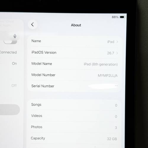 屏幕漏光⚠️ Apple iPad 8 (8th Gen 第八代) 32GB 4G LTE Sim Card + WiFi